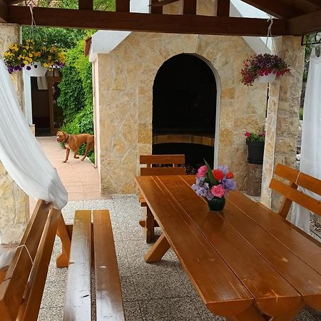 Holiday Home Perunika Zezevica Εξωτερικό φωτογραφία