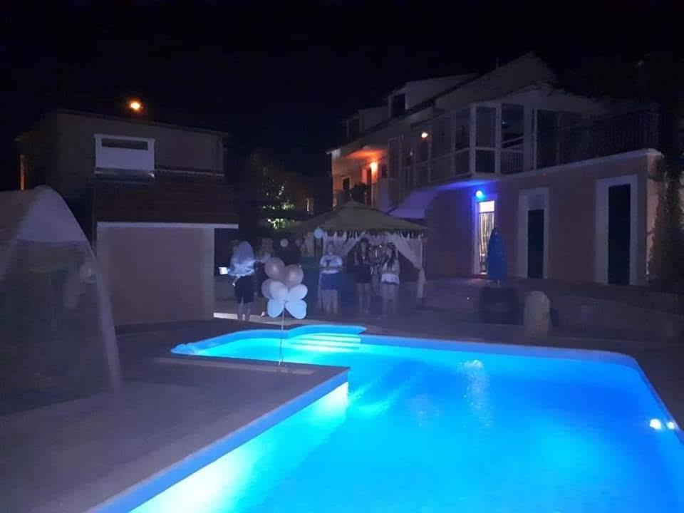 Holiday Home Perunika Zezevica Δωμάτιο φωτογραφία