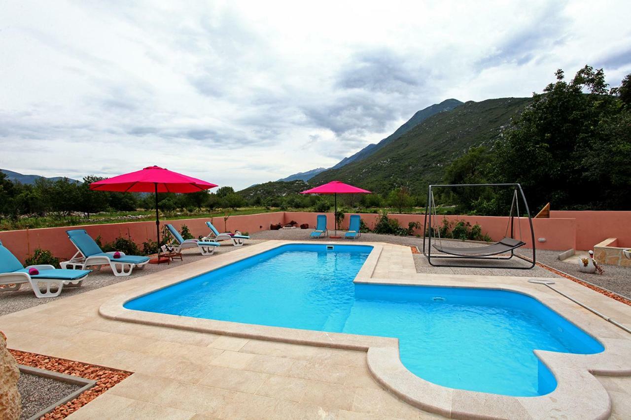 Holiday Home Perunika Zezevica Εξωτερικό φωτογραφία